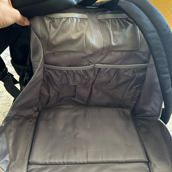 ❤️ BEIS ultimate diaper backpack ❤️ - Picture 5 of 7